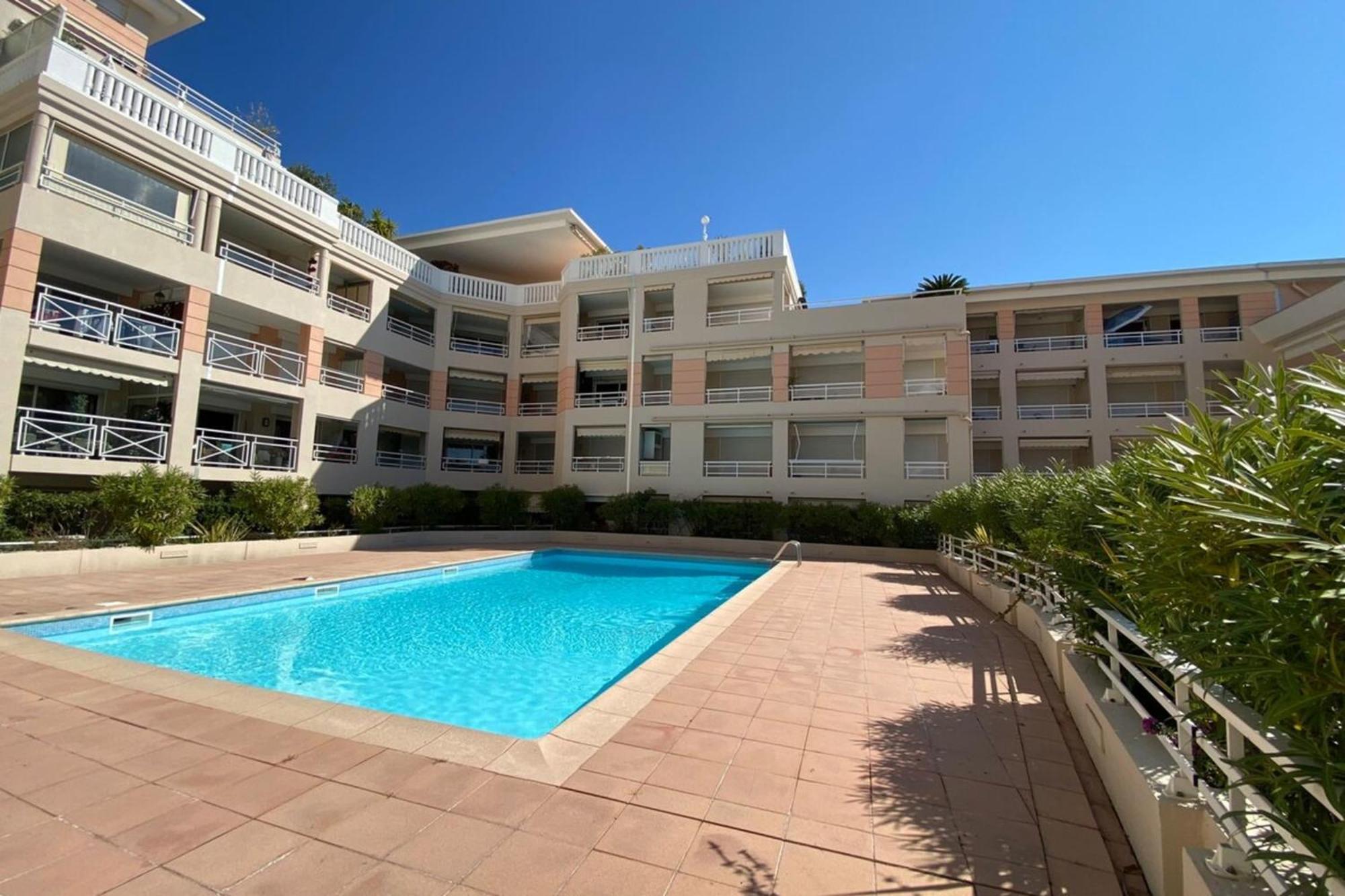 06Ai - Beautiful Renovated Studio - Sea And Pool View Vallauris Exterior photo