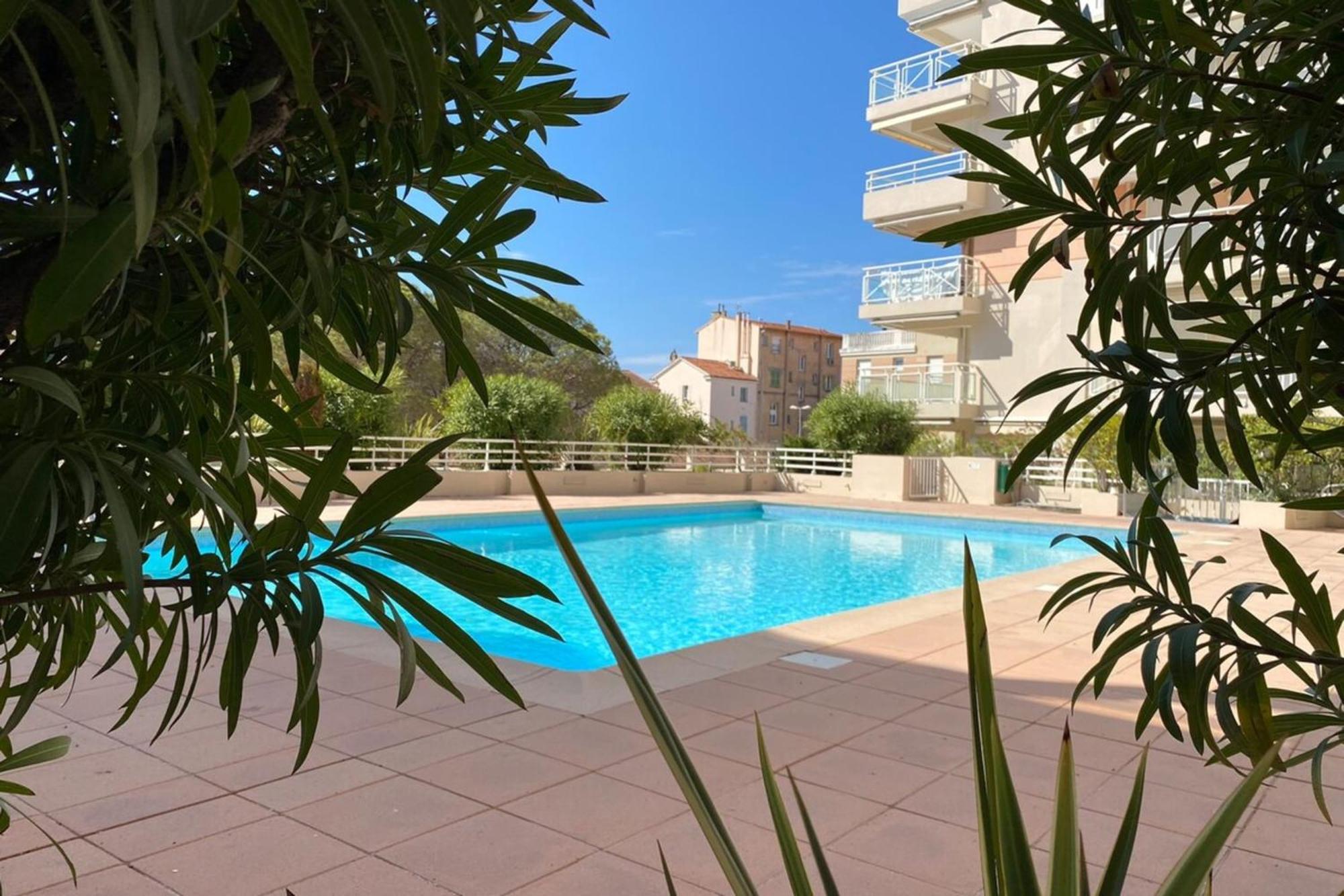 06Ai - Beautiful Renovated Studio - Sea And Pool View Vallauris Exterior photo