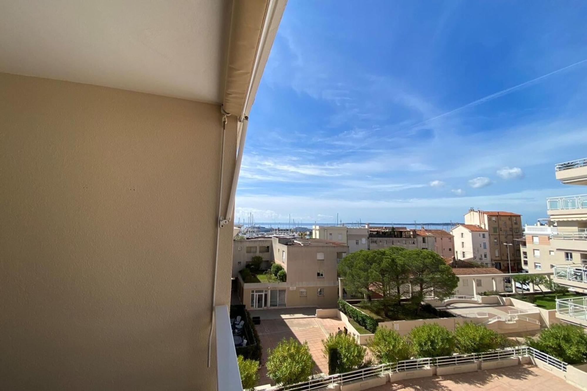 06Ai - Beautiful Renovated Studio - Sea And Pool View Vallauris Exterior photo