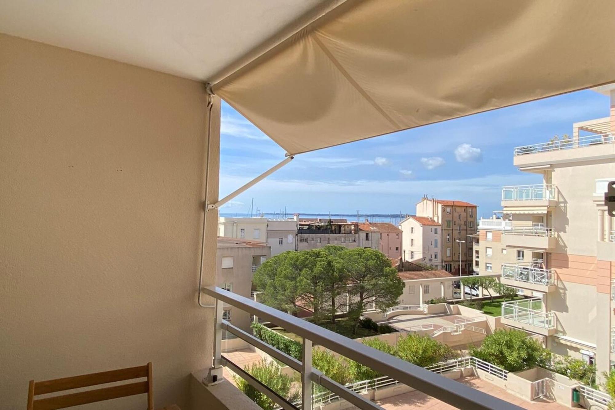 06Ai - Beautiful Renovated Studio - Sea And Pool View Vallauris Exterior photo