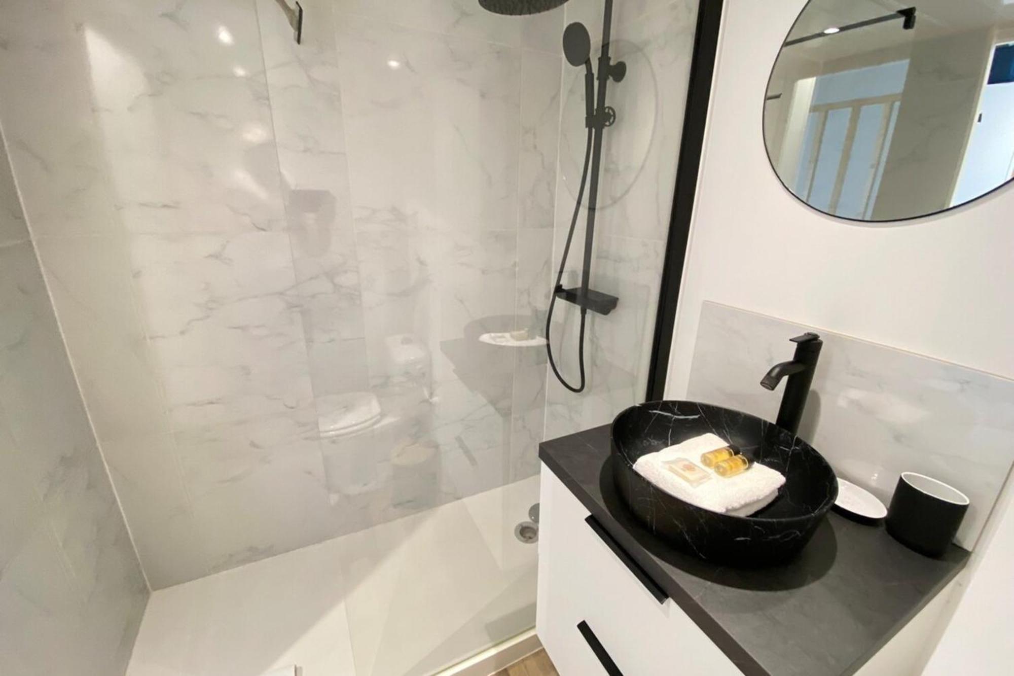 06Ai - Beautiful Renovated Studio - Sea And Pool View Vallauris Exterior photo